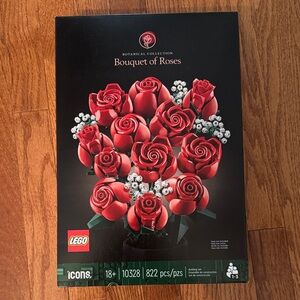 LEGO Icons Red Rose Bouquet Set (New/Unopened)